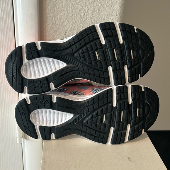 ASICS Youth Jolt 3 Running Grey/Coral 1014A034 Size 2.5 - Picture 8 of 9